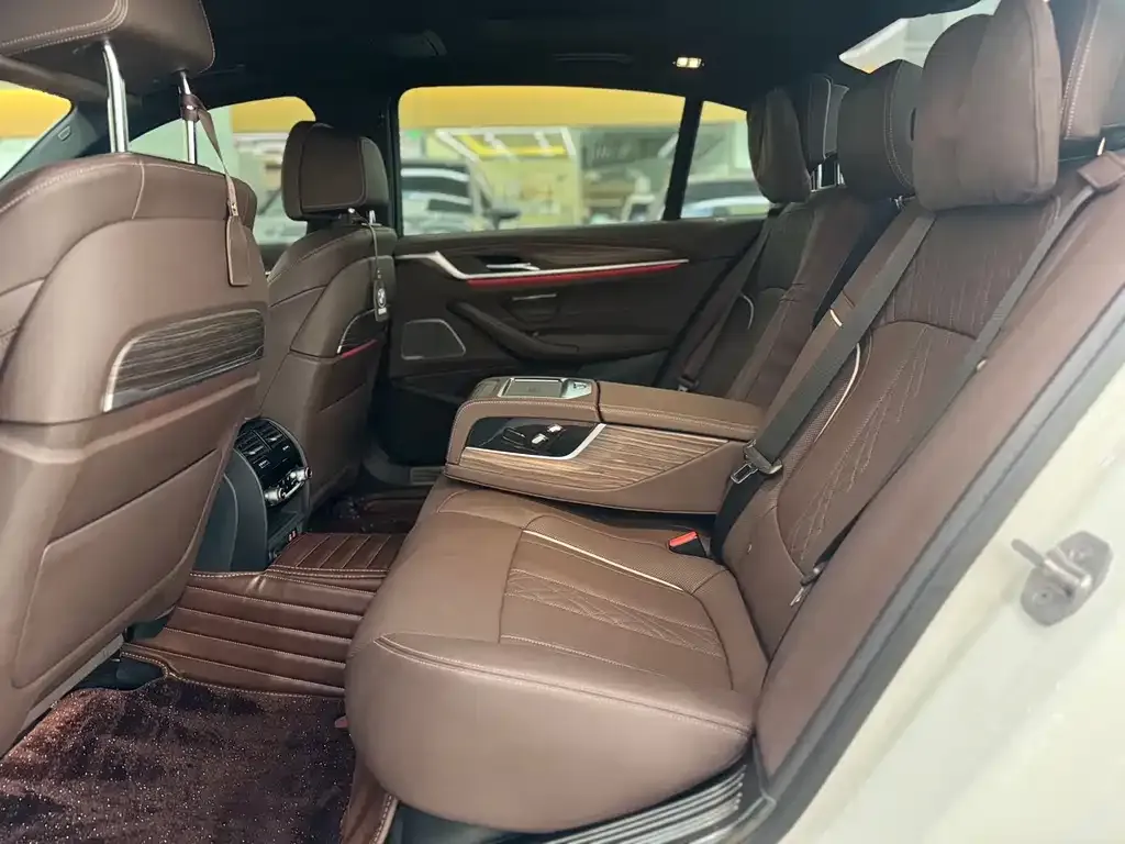 BMW 5 Series 2022 из CN, фото 5