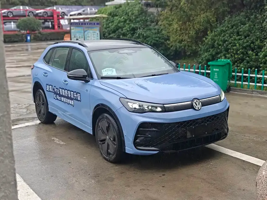 Volkswagen Tiguan L 2024 из CN, фото 2