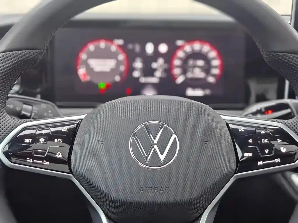 Volkswagen Tiguan L 2024 из CN, фото 9