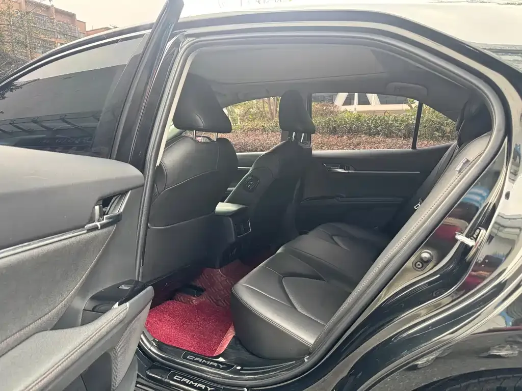 Toyota Camry 2021 из CN, фото 9