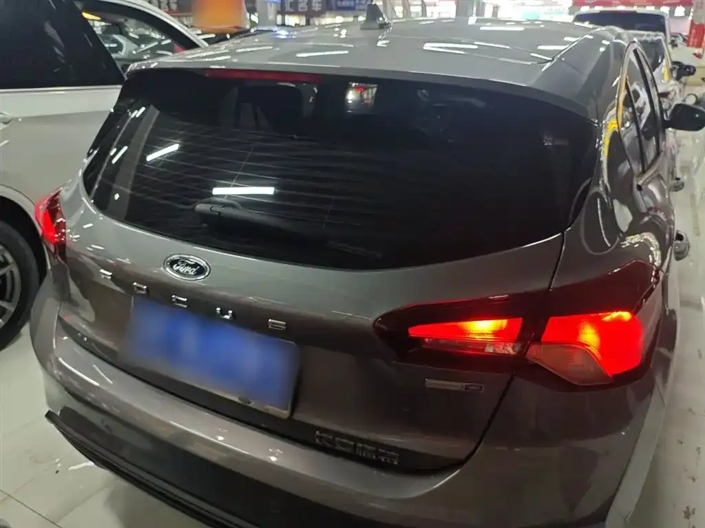 Ford Focus 2023 из CN, фото 6