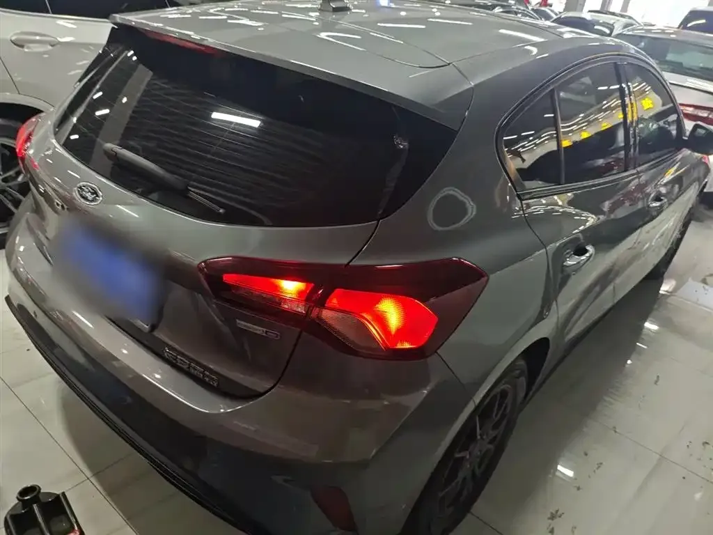 Ford Focus 2023 из CN, фото 7