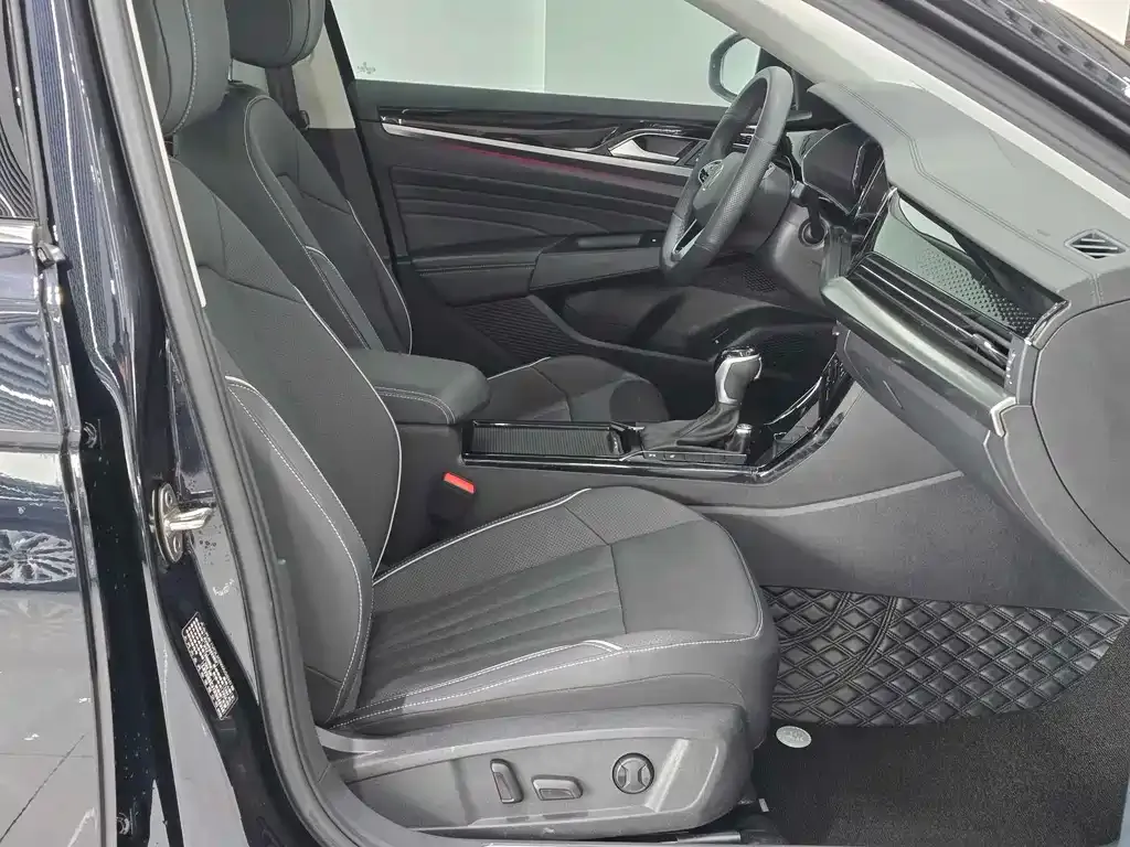 Volkswagen Passat 2024 из CN, фото 8