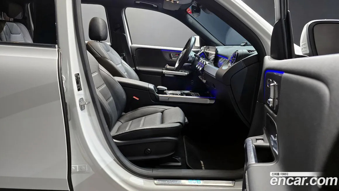 Mercedes-Benz EQB — фото 10