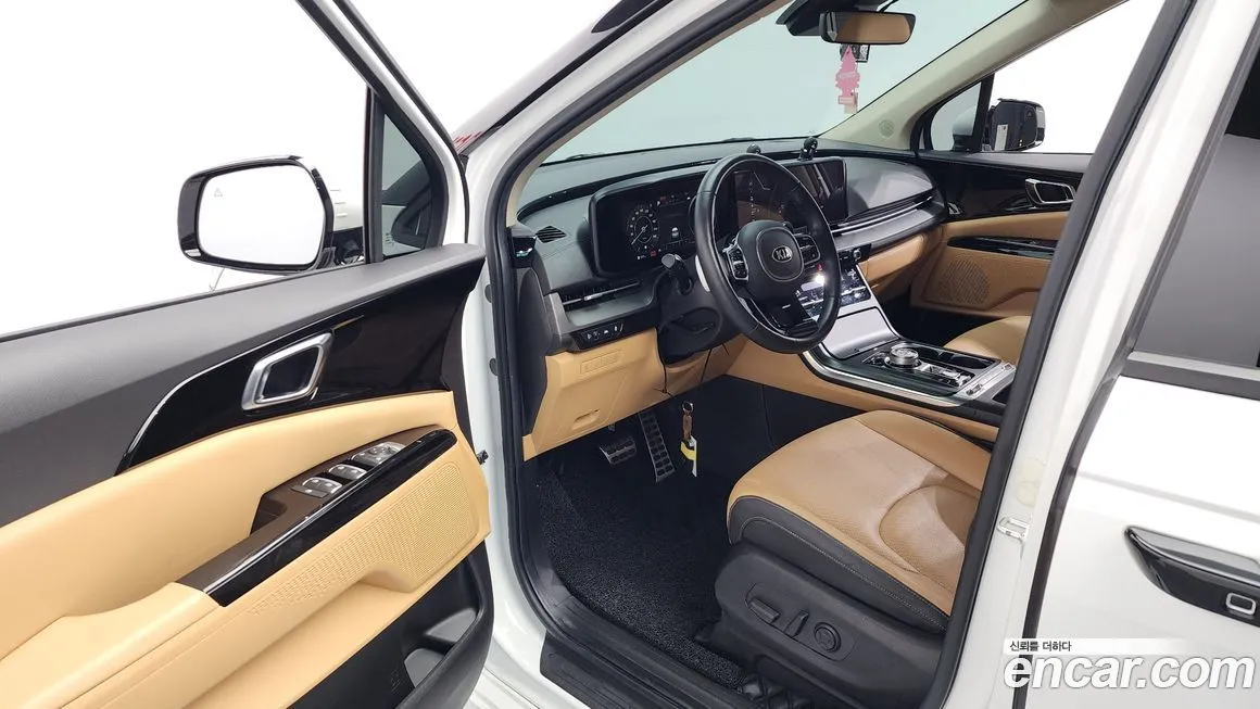 Kia Carnival — фото 10