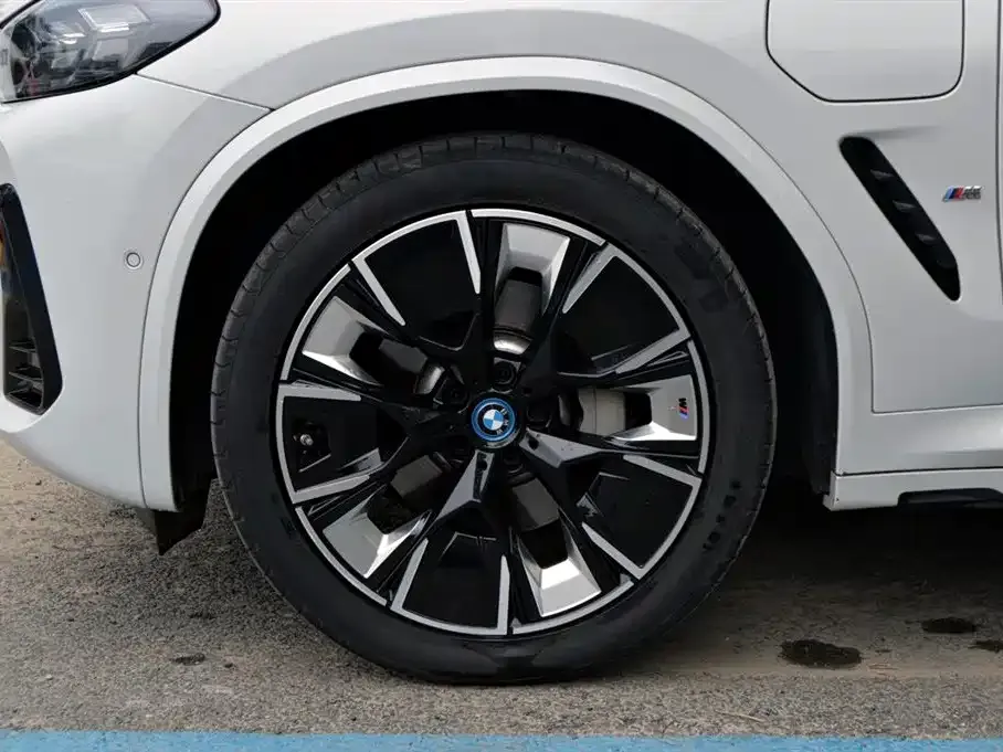 BMW iX3 2025 из CN, фото 3