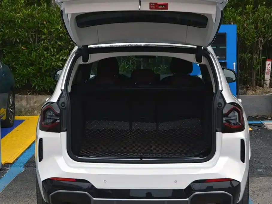 BMW iX3 2025 из CN, фото 7