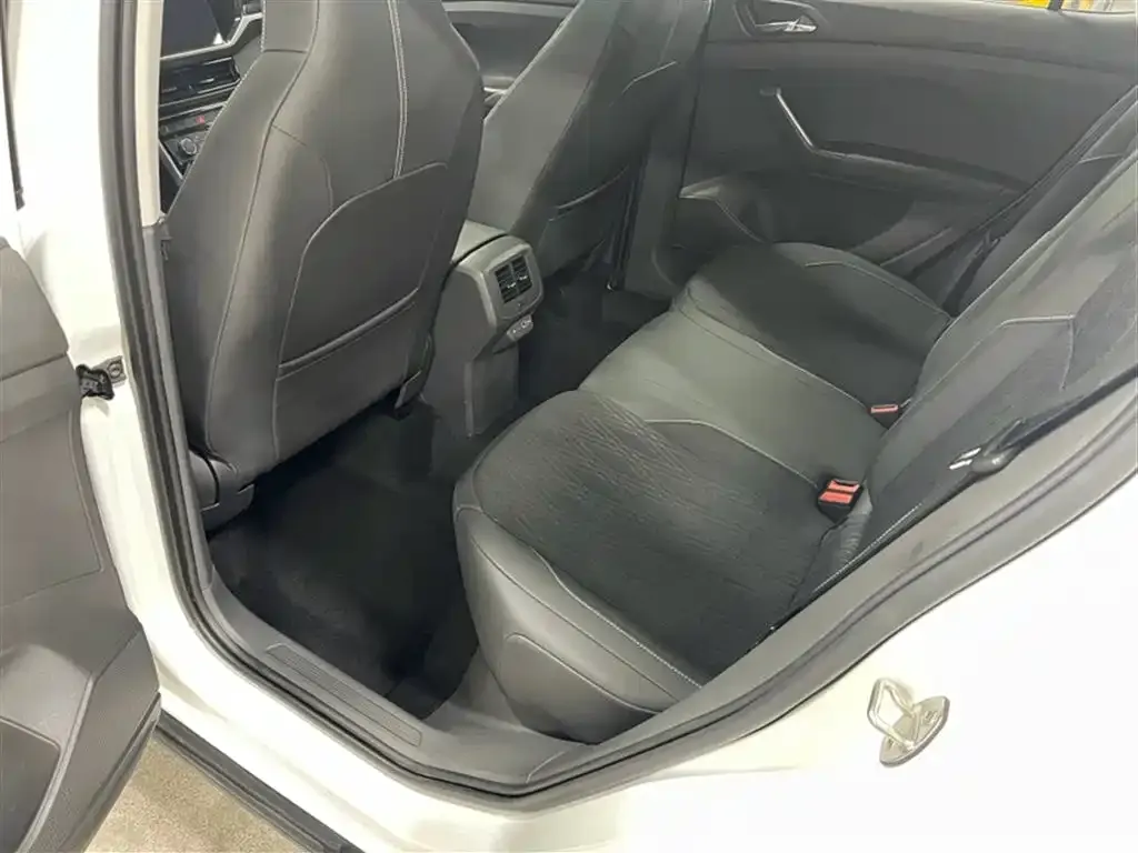 Volkswagen T-Cross 2021 из CN, фото 2