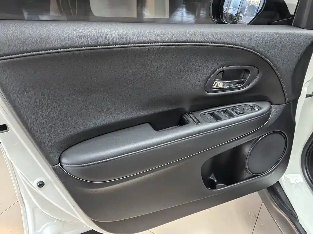 Honda Vezel 2021 из CN, фото 8