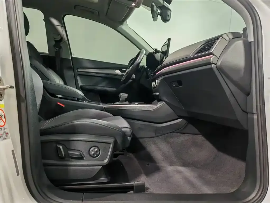 Audi Q5L 2021 из CN, фото 7