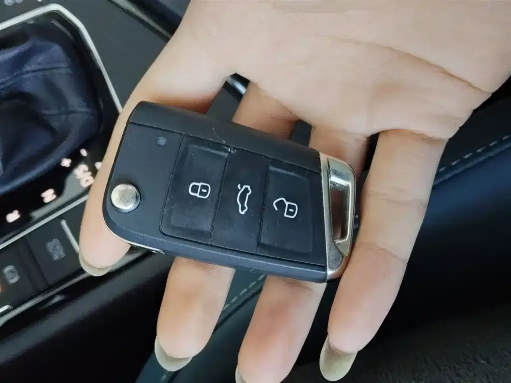 Volkswagen Tharu 2024 из CN, фото 8