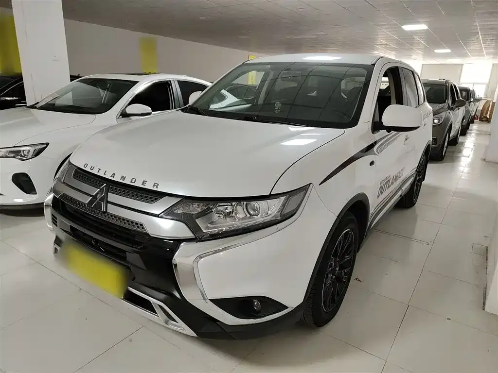 Mitsubishi Outlander 2021 из CN, фото 2
