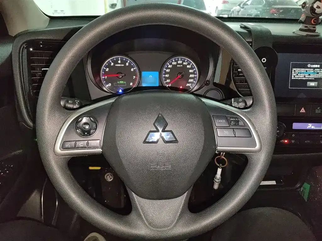 Mitsubishi Outlander 2021 из CN, фото 3