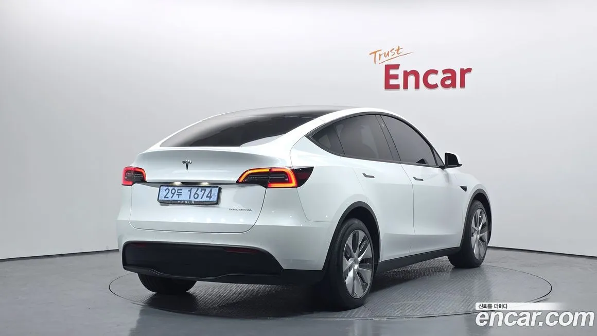 Tesla Model Y 2022 из KR, фото 2