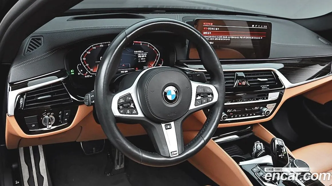 BMW 5-Series — фото 10