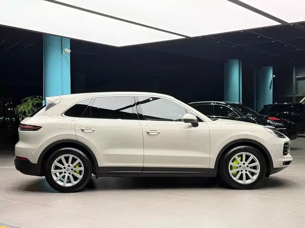 Porsche Cayenne Hybrid 2021 из CN, фото 4