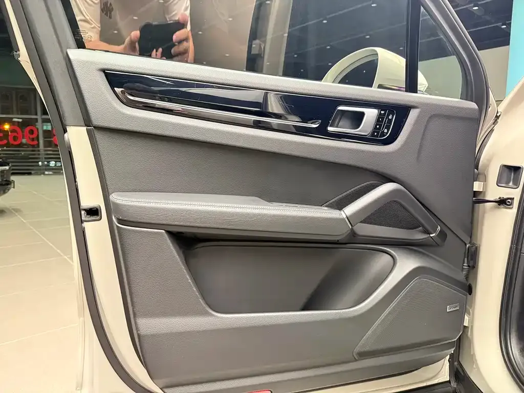 Porsche Cayenne Hybrid 2021 из CN, фото 7