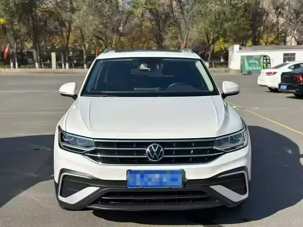 Volkswagen Tiguan L 2023 из CN, фото 2