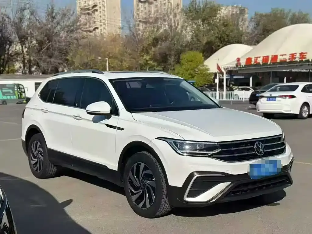 Volkswagen Tiguan L 2023 из CN, фото 3