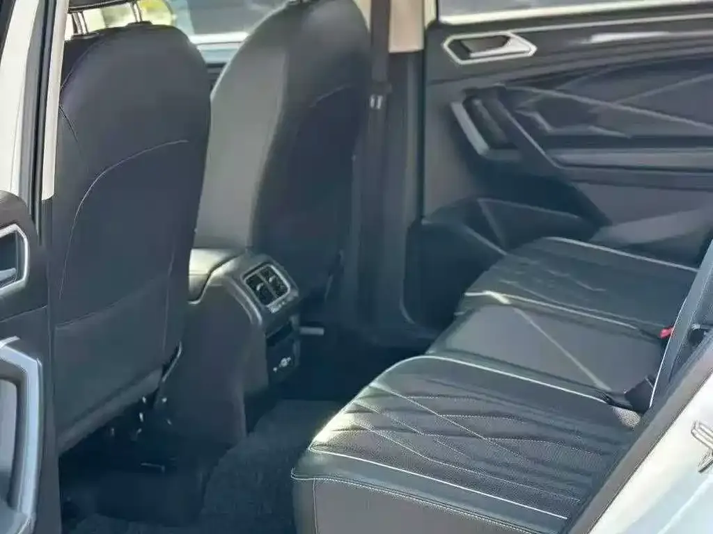 Volkswagen Tiguan L 2023 из CN, фото 6