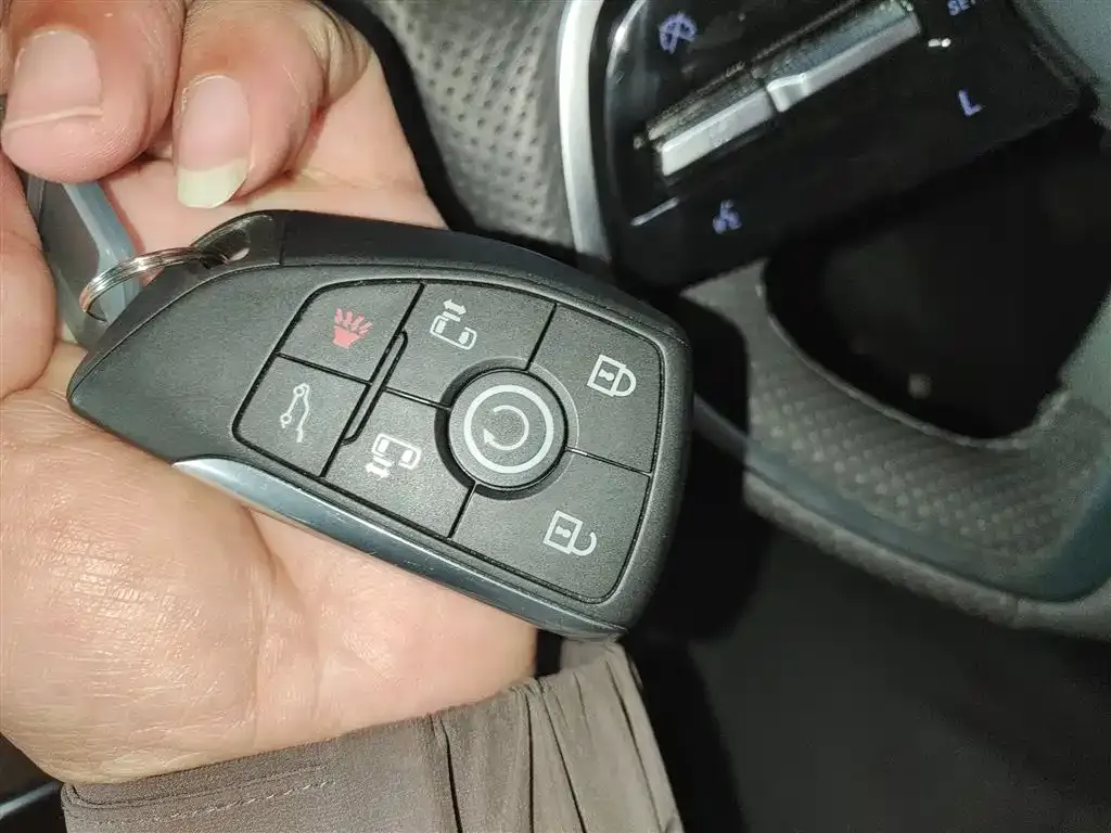 Buick GL8 2024 из CN, фото 9
