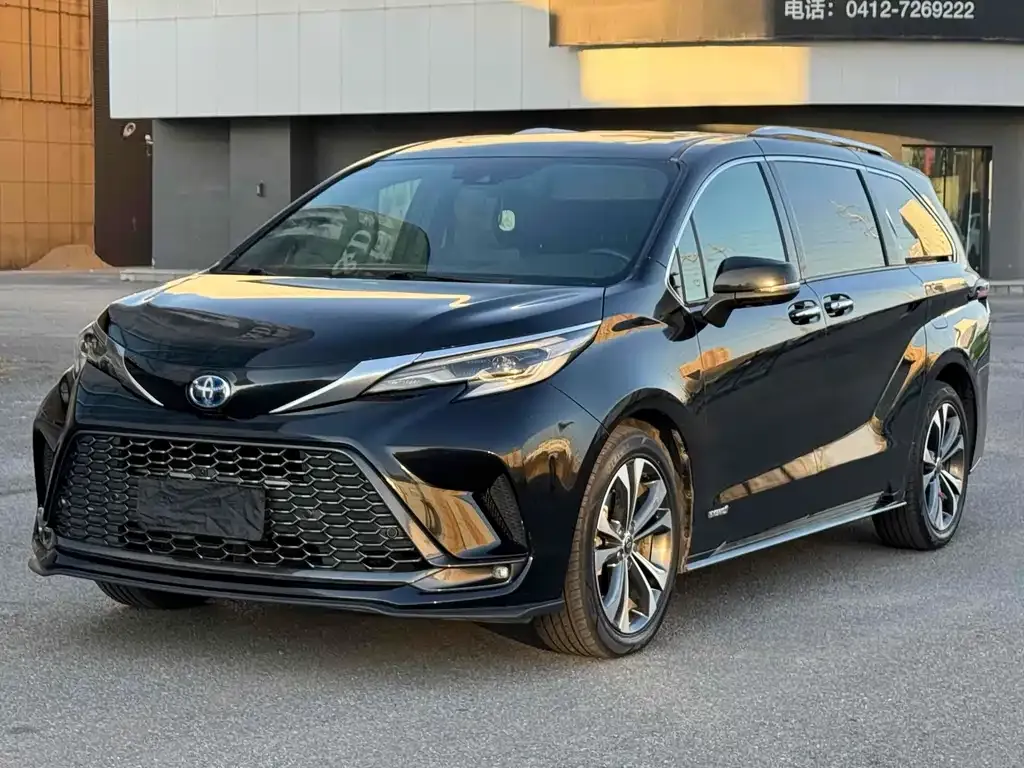Toyota Granvia 2023 из CN, фото 3