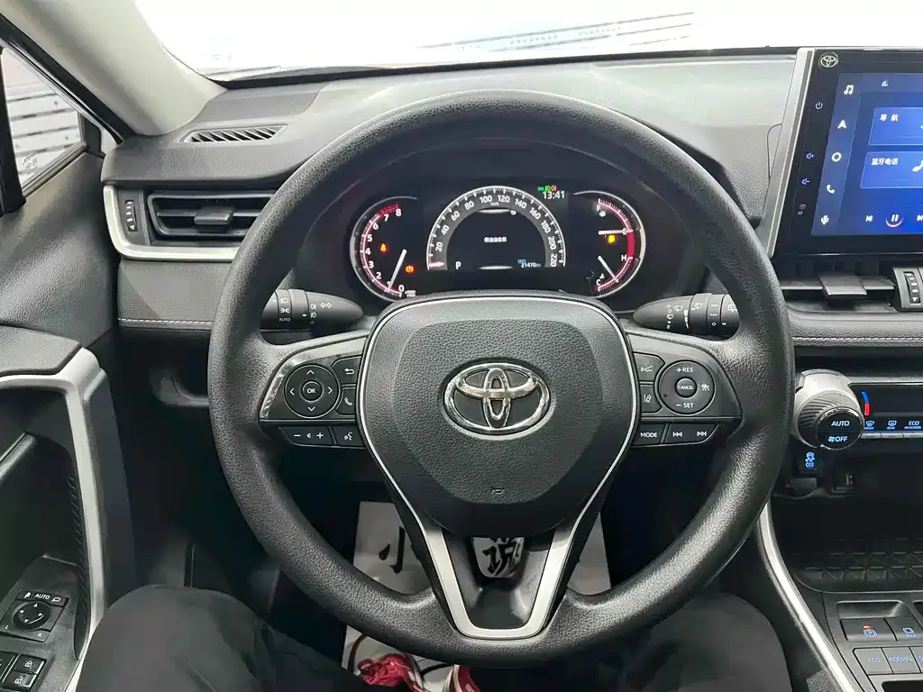 Toyota RAV4 2023 из CN, фото 9