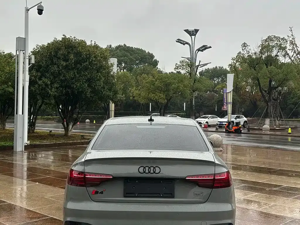 Audi S4 2023 из CN, фото 5