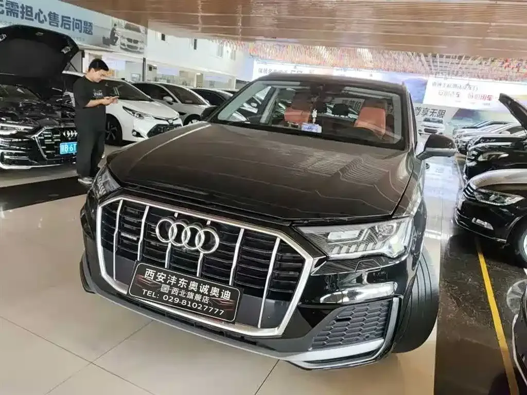 Audi Q7 2023 из CN, фото 3