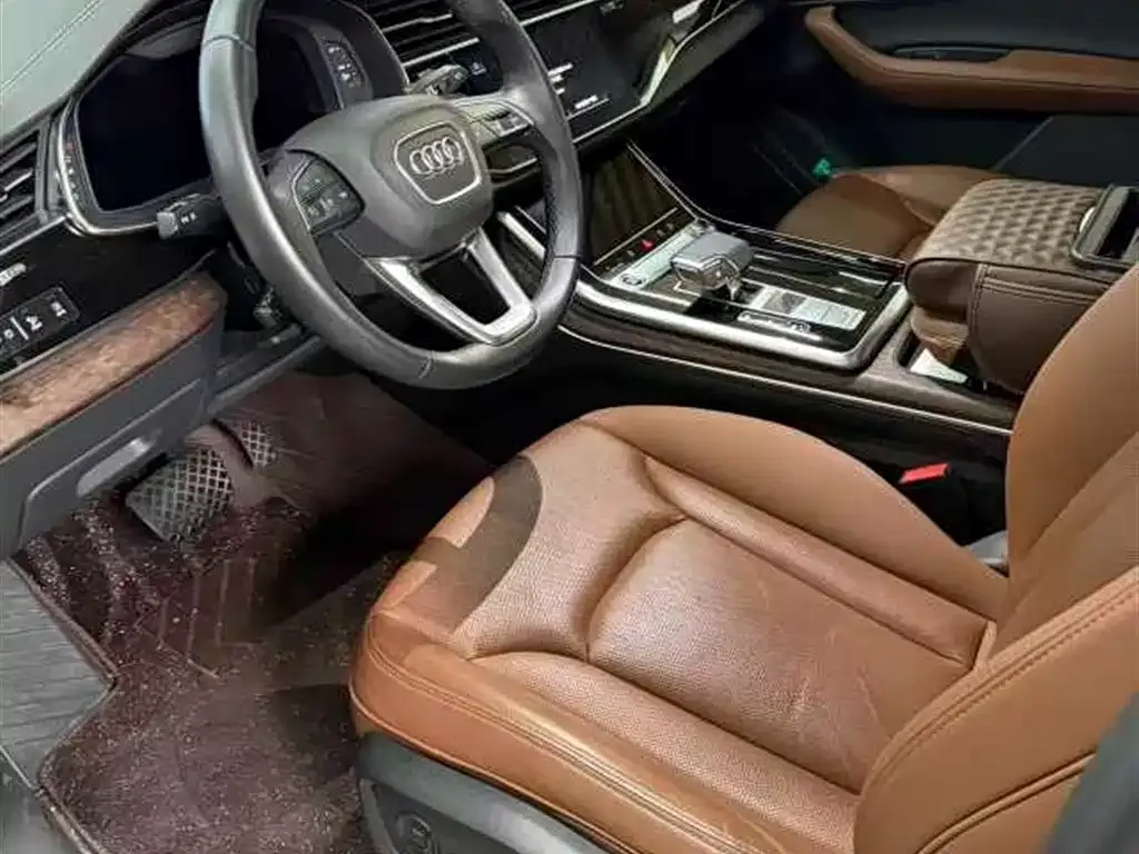 Audi Q7 2023 из CN, фото 5