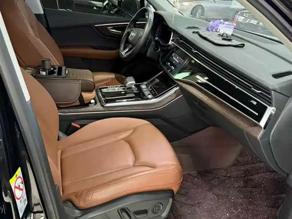 Audi Q7 2023 из CN, фото 6