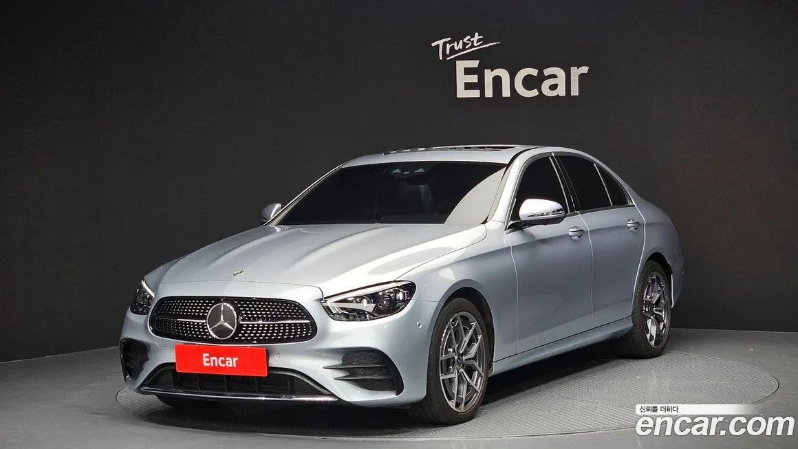 Mercedes-Benz E-Class — фото 1