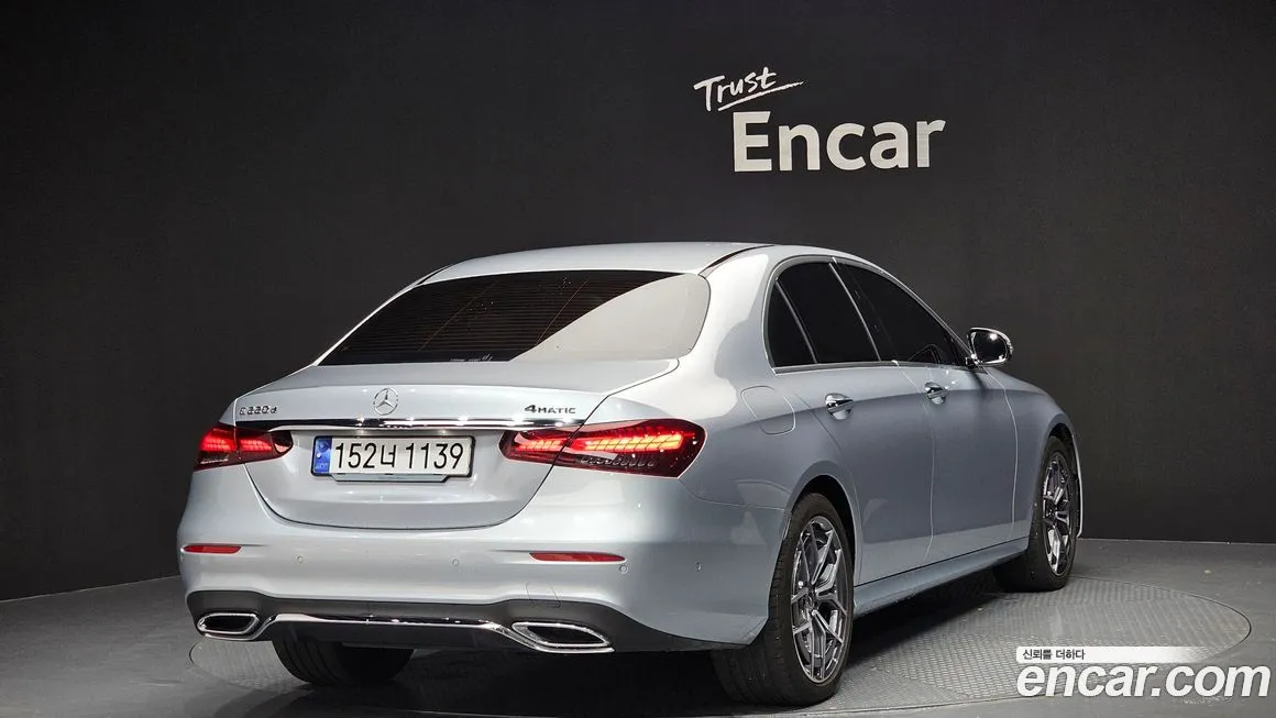 Mercedes-Benz E-Class — фото 2
