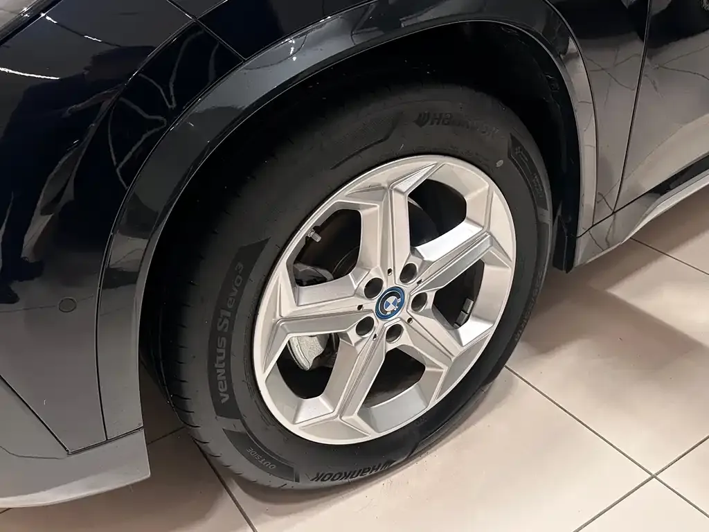 BMW iX1 2024 из CN, фото 3
