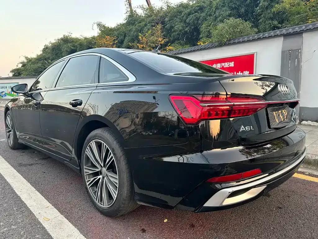 Audi A6L 2025 из CN, фото 4