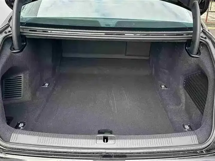 Audi A8 2024 из CN, фото 8