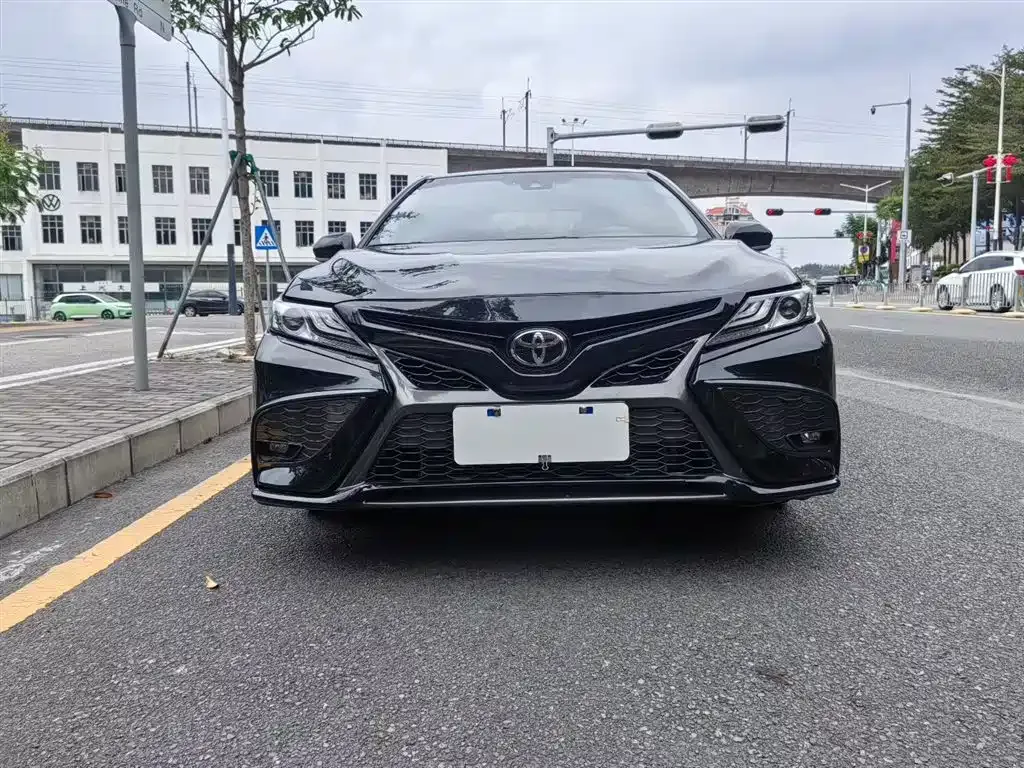 Toyota Camry 2024 из CN, фото 1