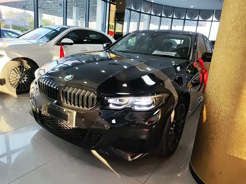BMW 3 Series 2022 из CN, фото 2