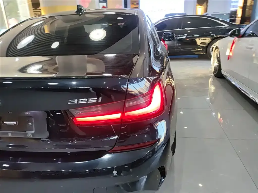 BMW 3 Series 2022 из CN, фото 8