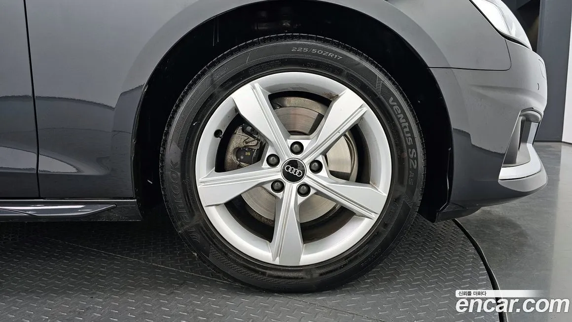 Audi A4 2022 из KR, фото 5