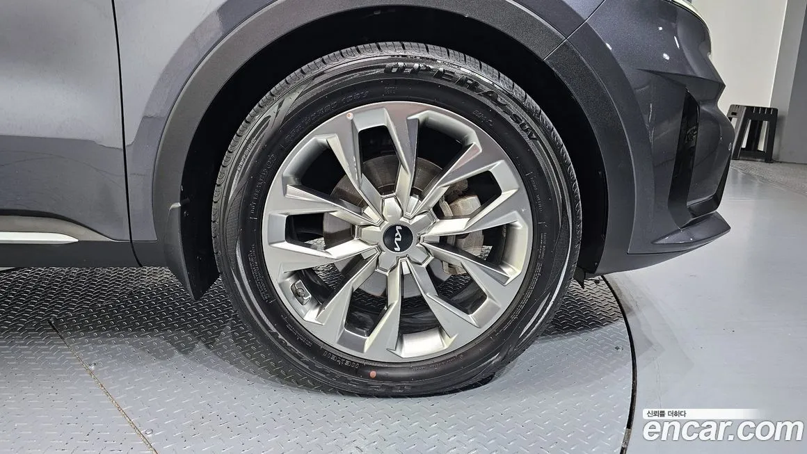 Kia Sorento — фото 5