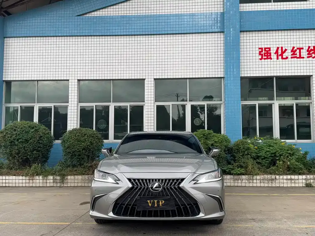 Lexus ES 2023 из CN, фото 2