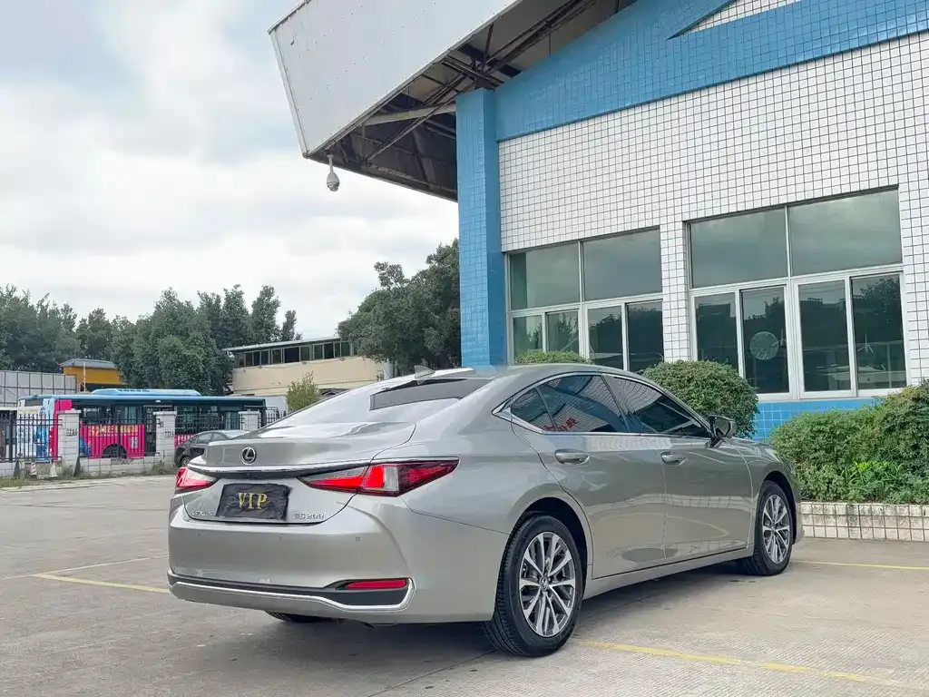 Lexus ES 2023 из CN, фото 3