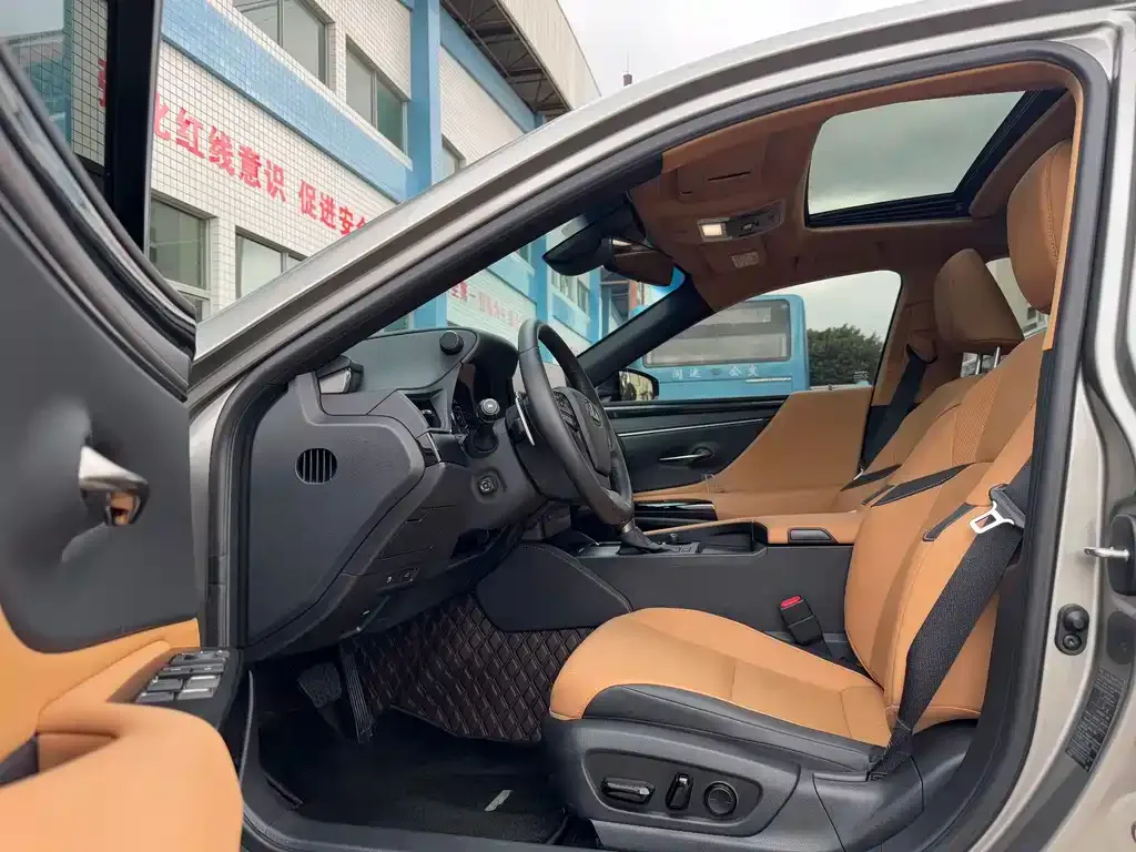 Lexus ES 2023 из CN, фото 6