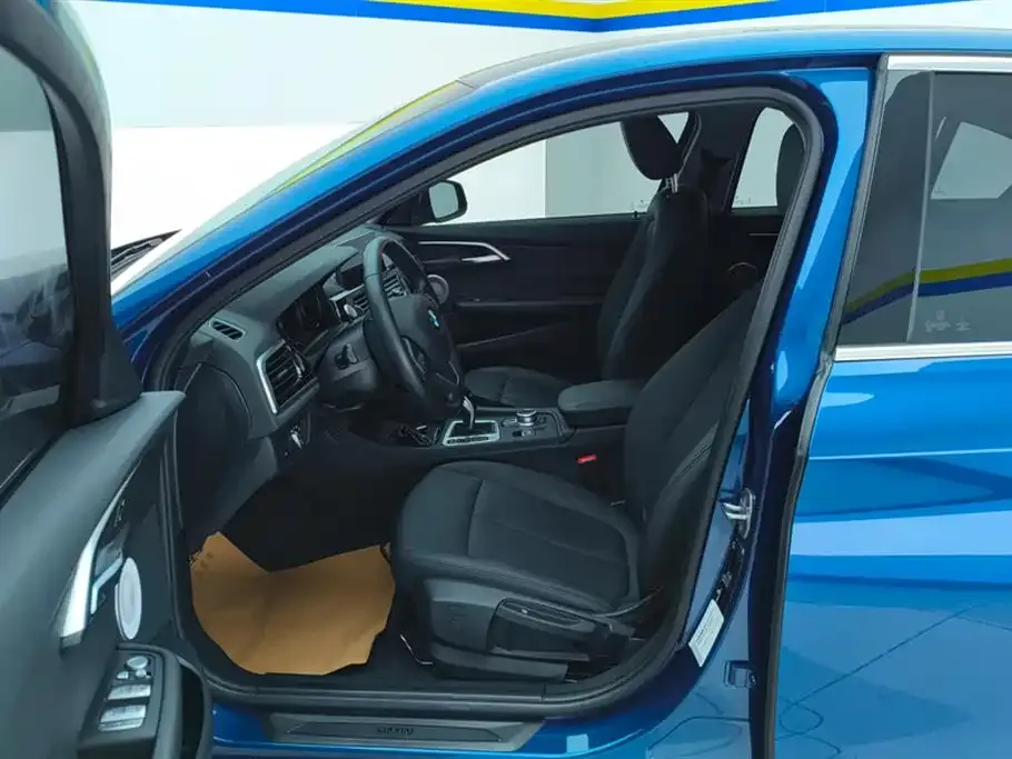 BMW 1 Series 2021 из CN, фото 9