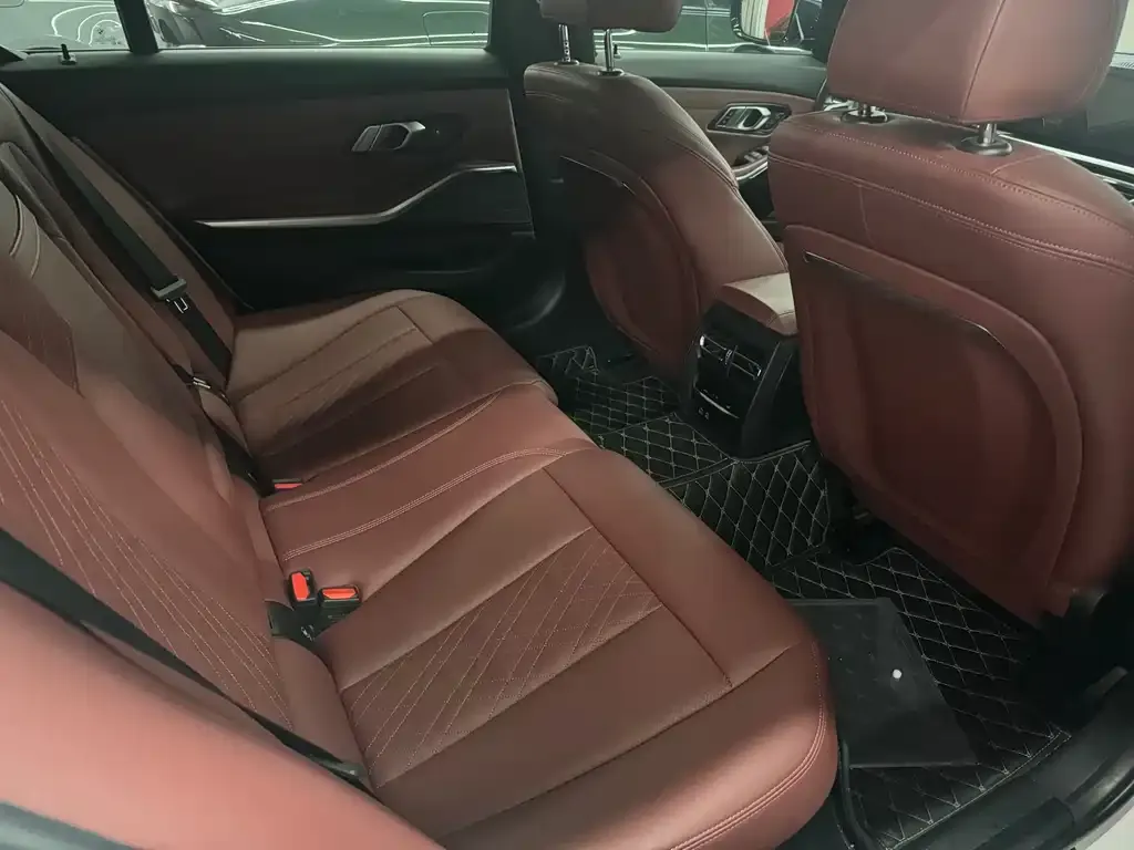 BMW 3 Series 2023 из CN, фото 7