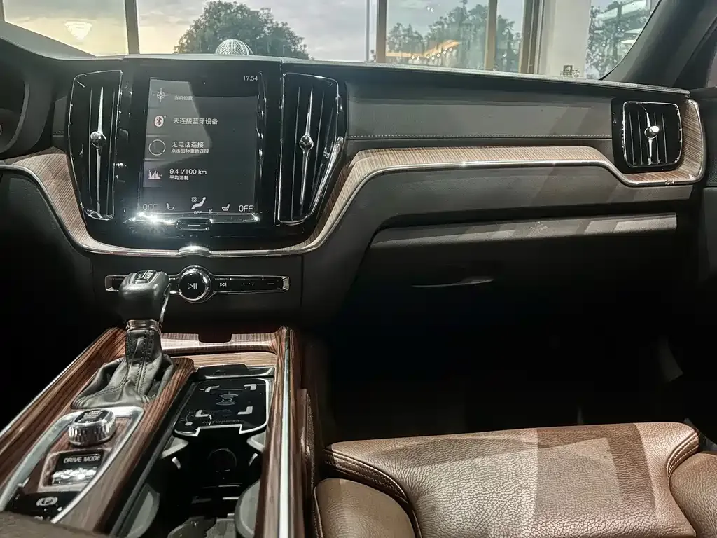 Volvo XC60 2021 из CN, фото 8