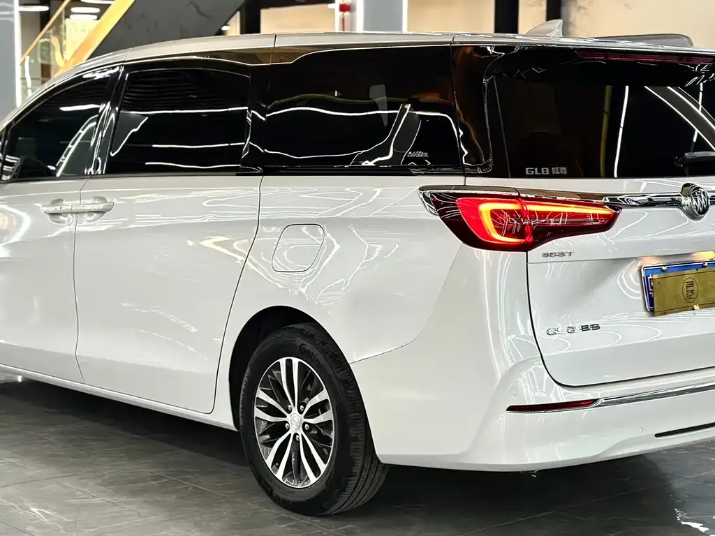 Buick GL8 2021 из CN, фото 2
