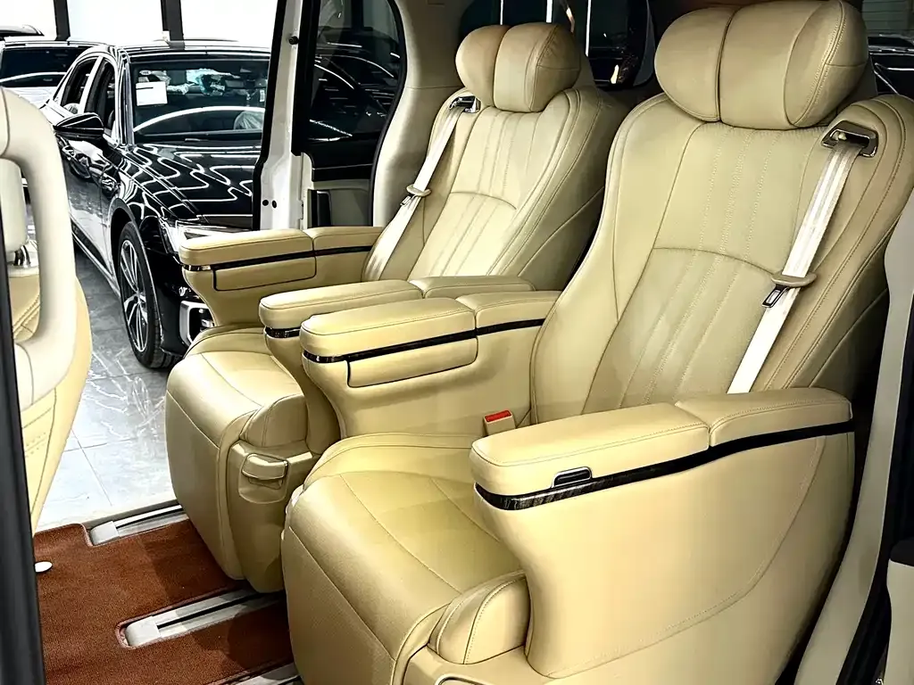 Buick GL8 2021 из CN, фото 3