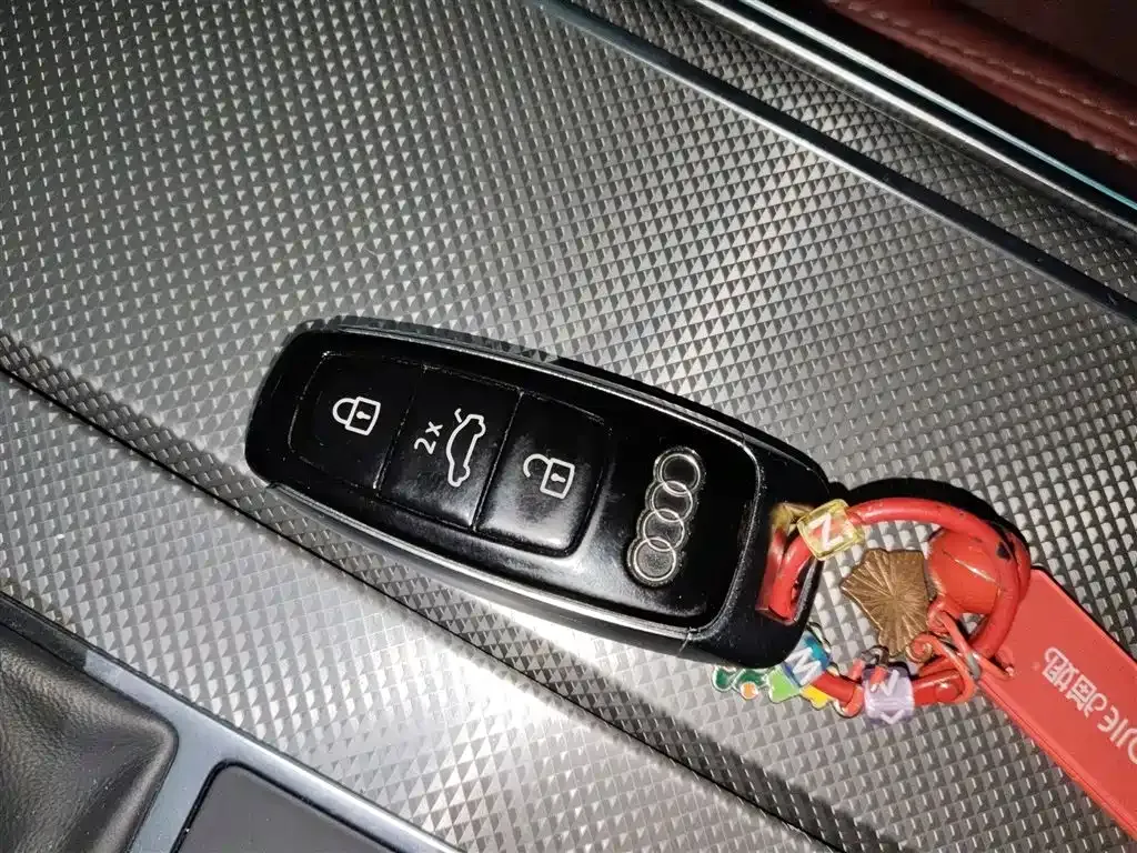 Audi A6L 2021 из CN, фото 9